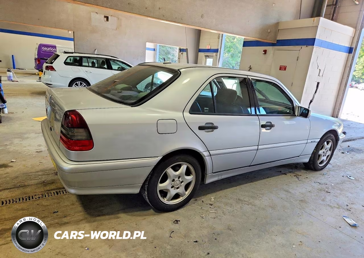 2000 Mercedes-Benz C 230 VIN:WDBHA24G1YA858021 - 3