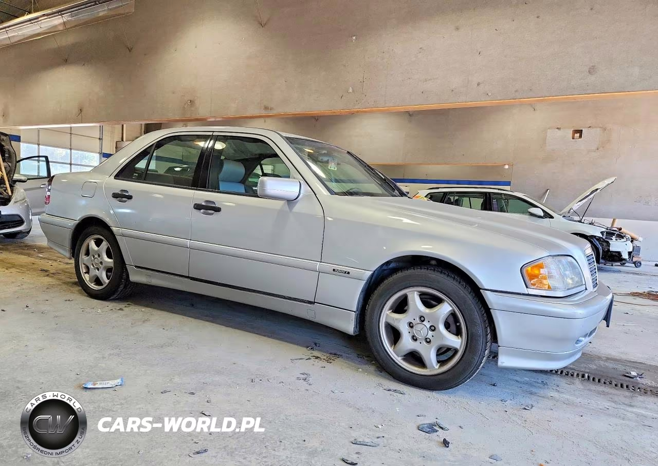 2000 Mercedes-Benz C 230 VIN:WDBHA24G1YA858021 - 4
