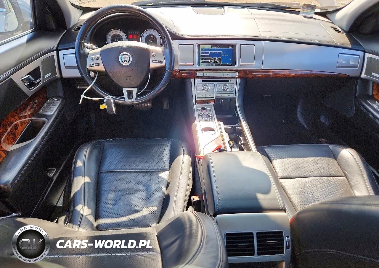 2010 Jaguar Xf Premium VIN:SAJWA0GB7ALR59119 - 8
