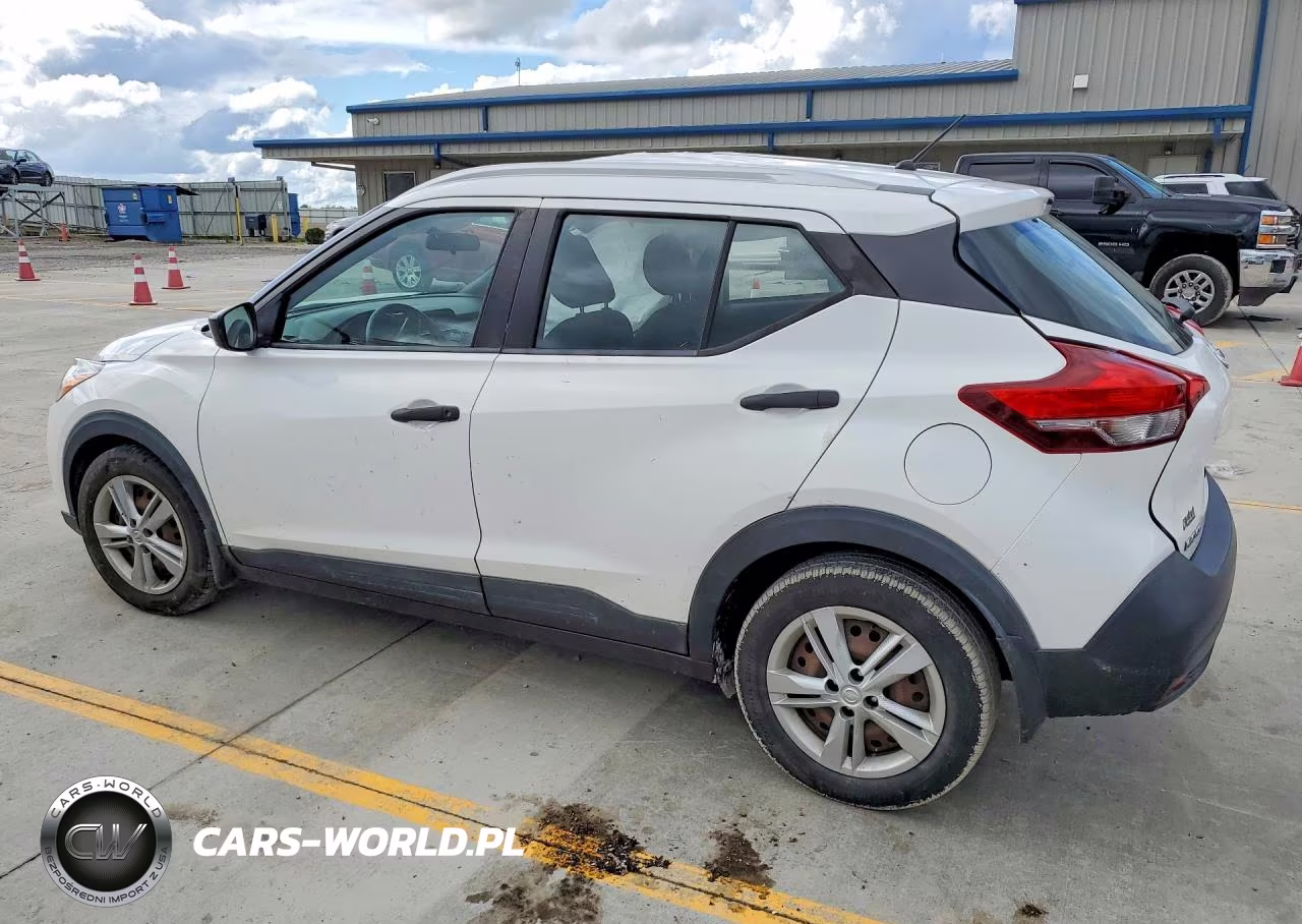 2018 Nissan Kicks S VIN:3N1CP5CU2JL537948 - 2