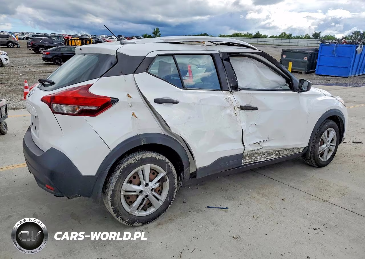 2018 Nissan Kicks S VIN:3N1CP5CU2JL537948 - 3