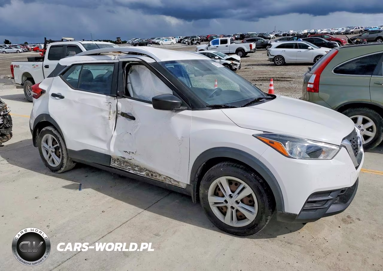 2018 Nissan Kicks S VIN:3N1CP5CU2JL537948 - 4