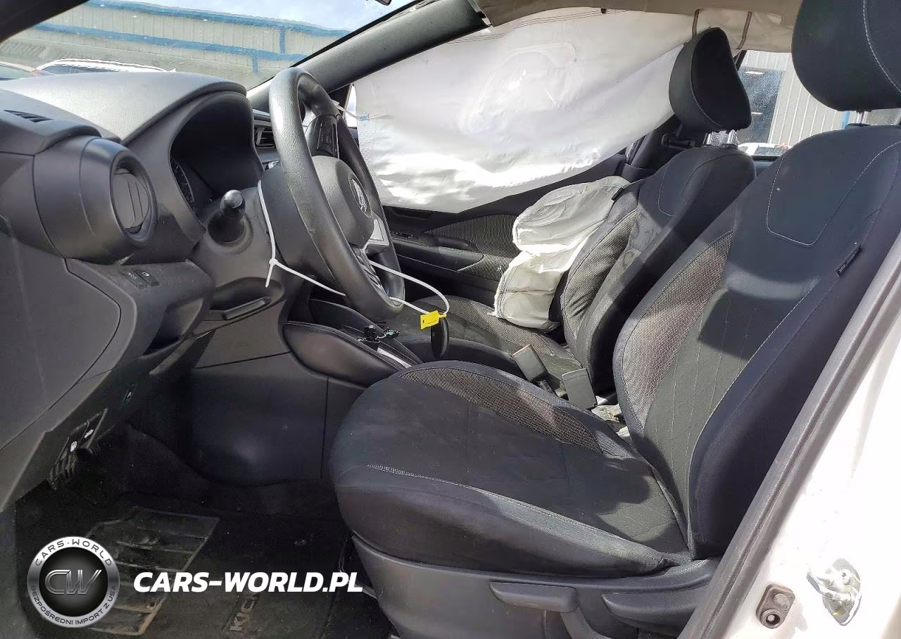2018 Nissan Kicks S VIN:3N1CP5CU2JL537948 - 7
