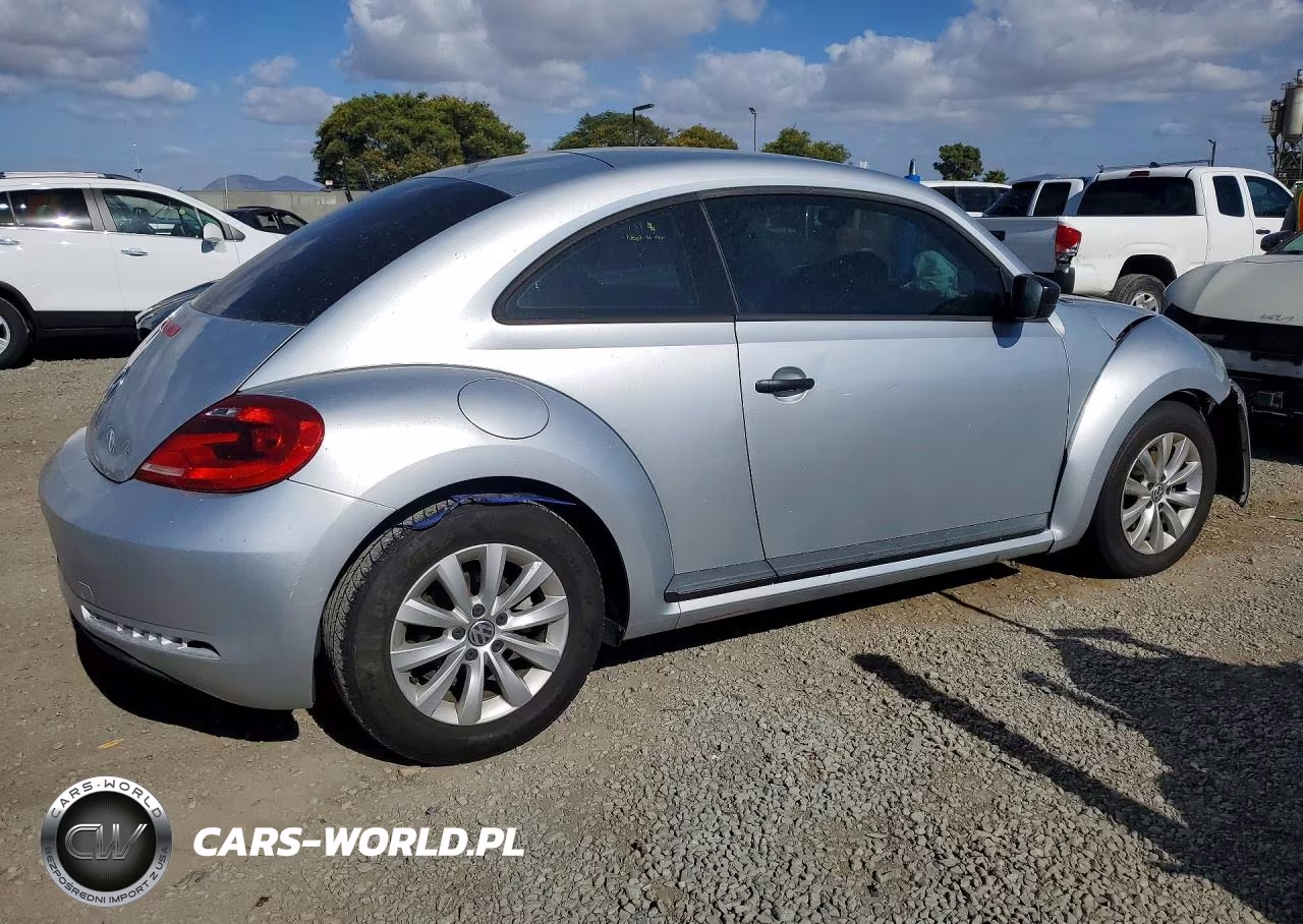 2014 Volkswagen Beetle VIN:3VWFP7AT6EM621381 - 3