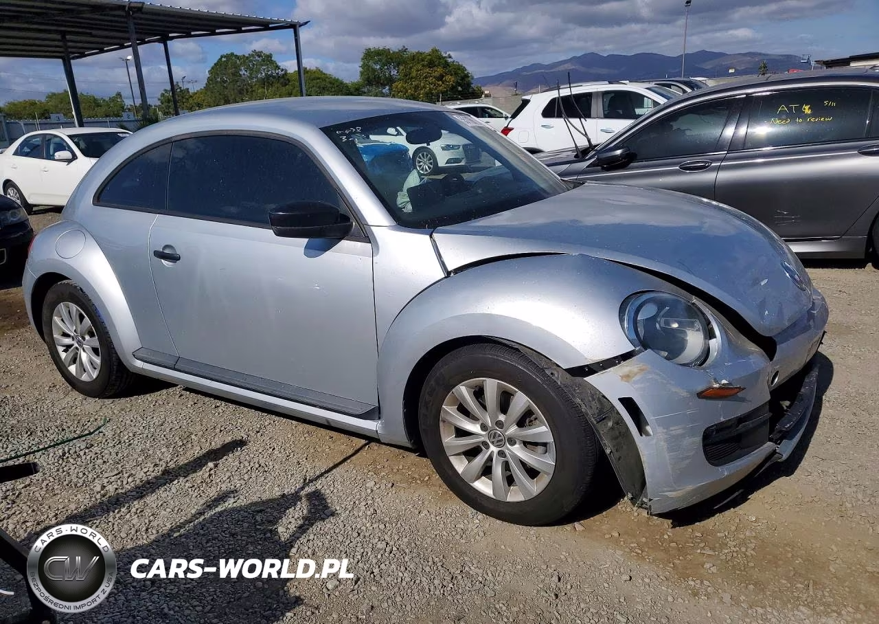 2014 Volkswagen Beetle VIN:3VWFP7AT6EM621381 - 4