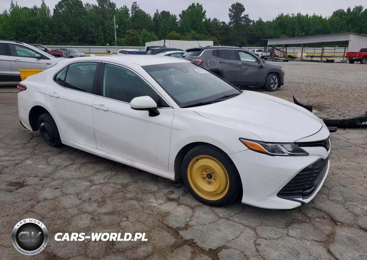 2020 Toyota Camry Le VIN:4T1C11AK8LU332986 - 4