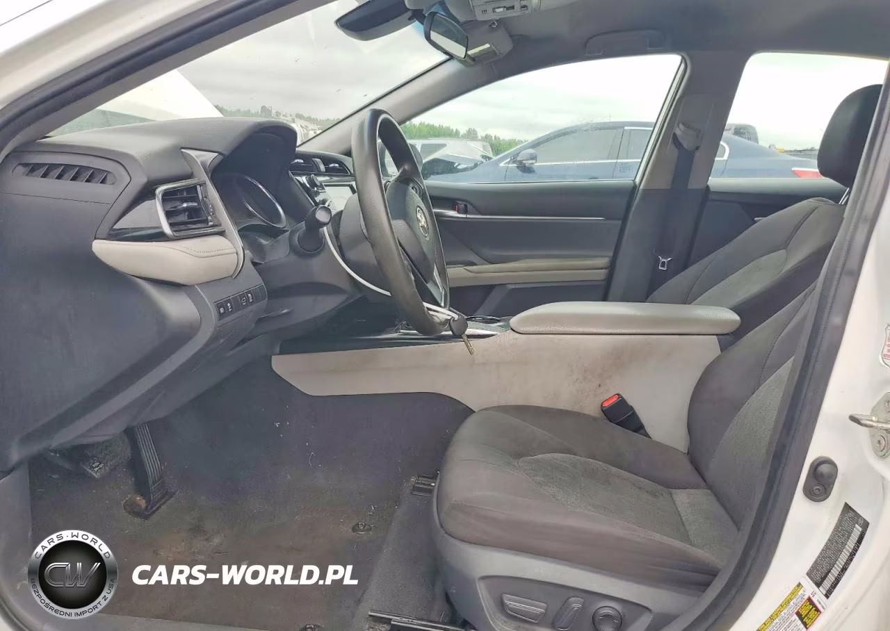 2020 Toyota Camry Le VIN:4T1C11AK8LU332986 - 7