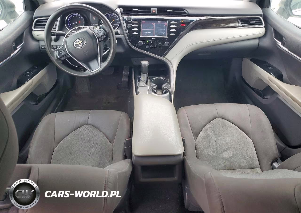 2020 Toyota Camry Le VIN:4T1C11AK8LU332986 - 8