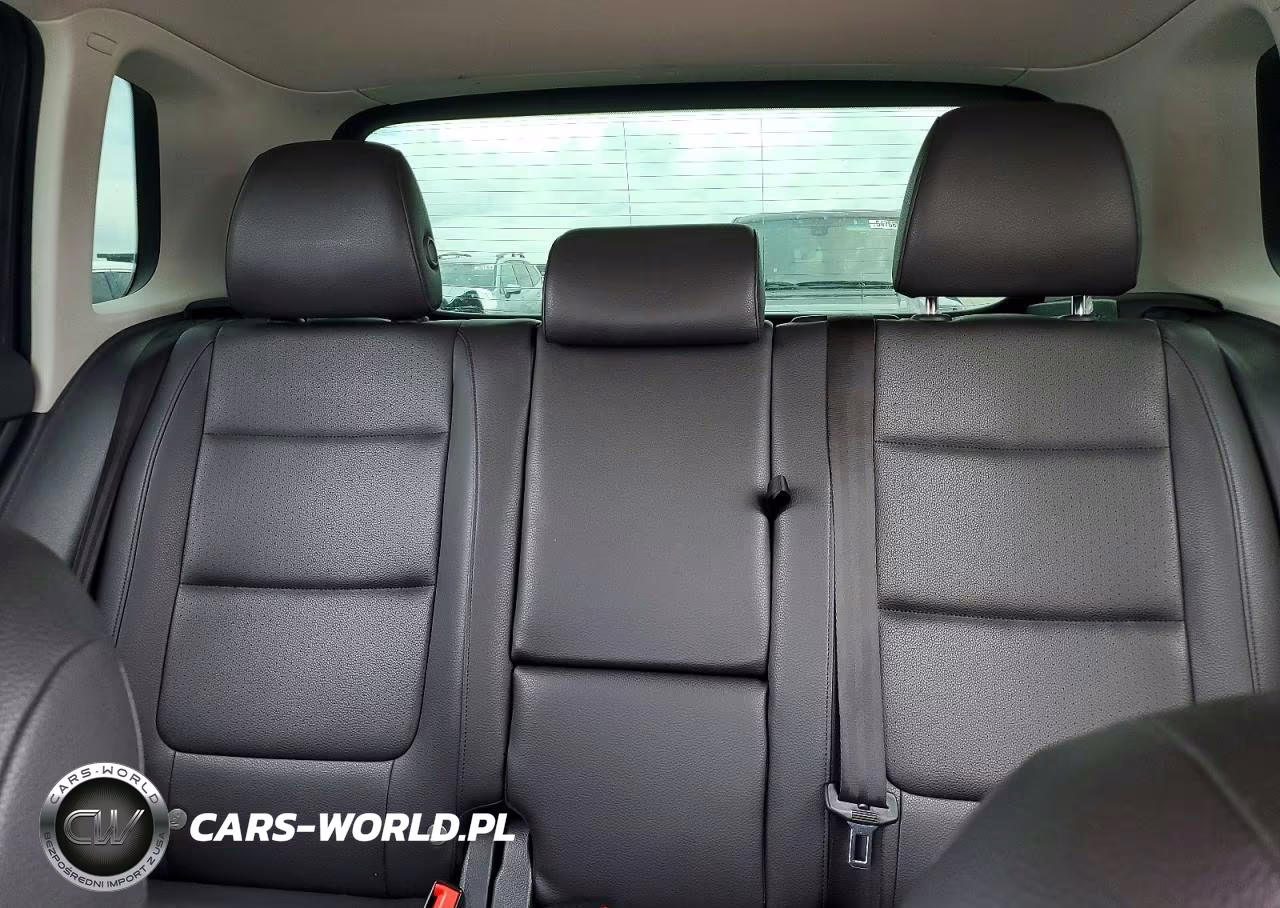 2016 Volkswagen Tiguan S VIN:WVGAV7AXXGW595386 - 10
