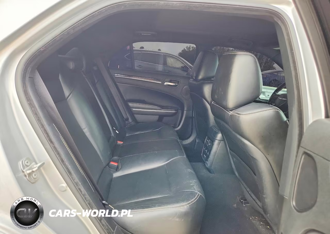 2022 Chrysler 300 S VIN:2C3CCABG4NH127426 - 10