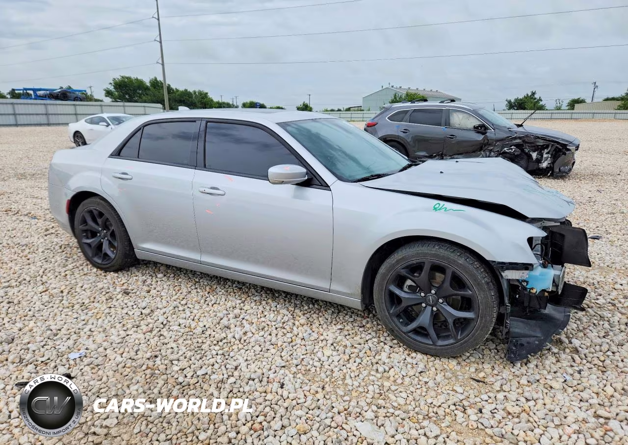 2022 Chrysler 300 S VIN:2C3CCABG4NH127426 - 4