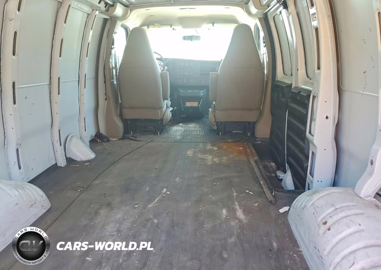 2018 Chevrolet Express 2500 Cargo Delivery Van VIN:1GCWGAFP9J1241938 - 10