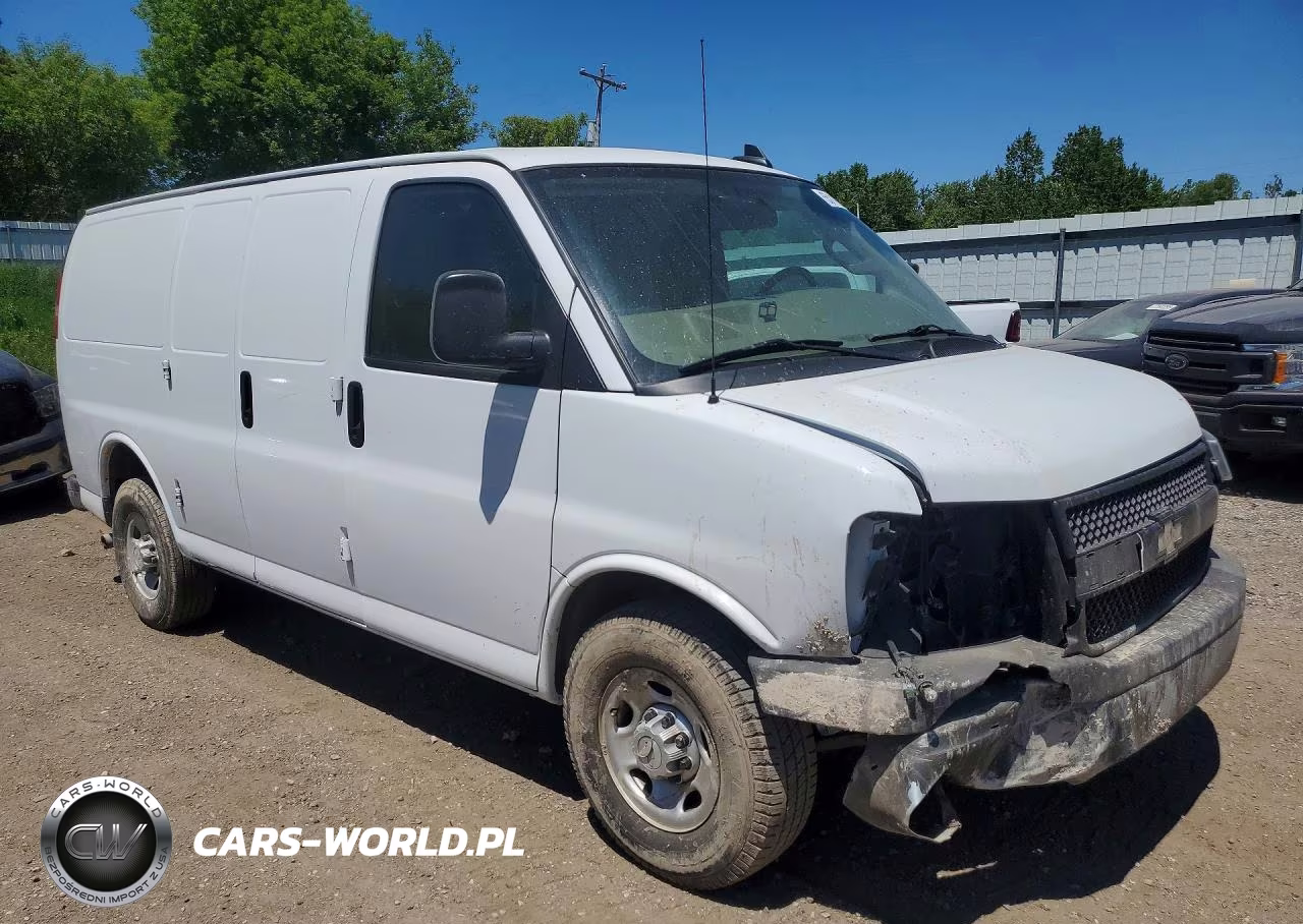 2018 Chevrolet Express 2500 Cargo Delivery Van VIN:1GCWGAFP9J1241938 - 4