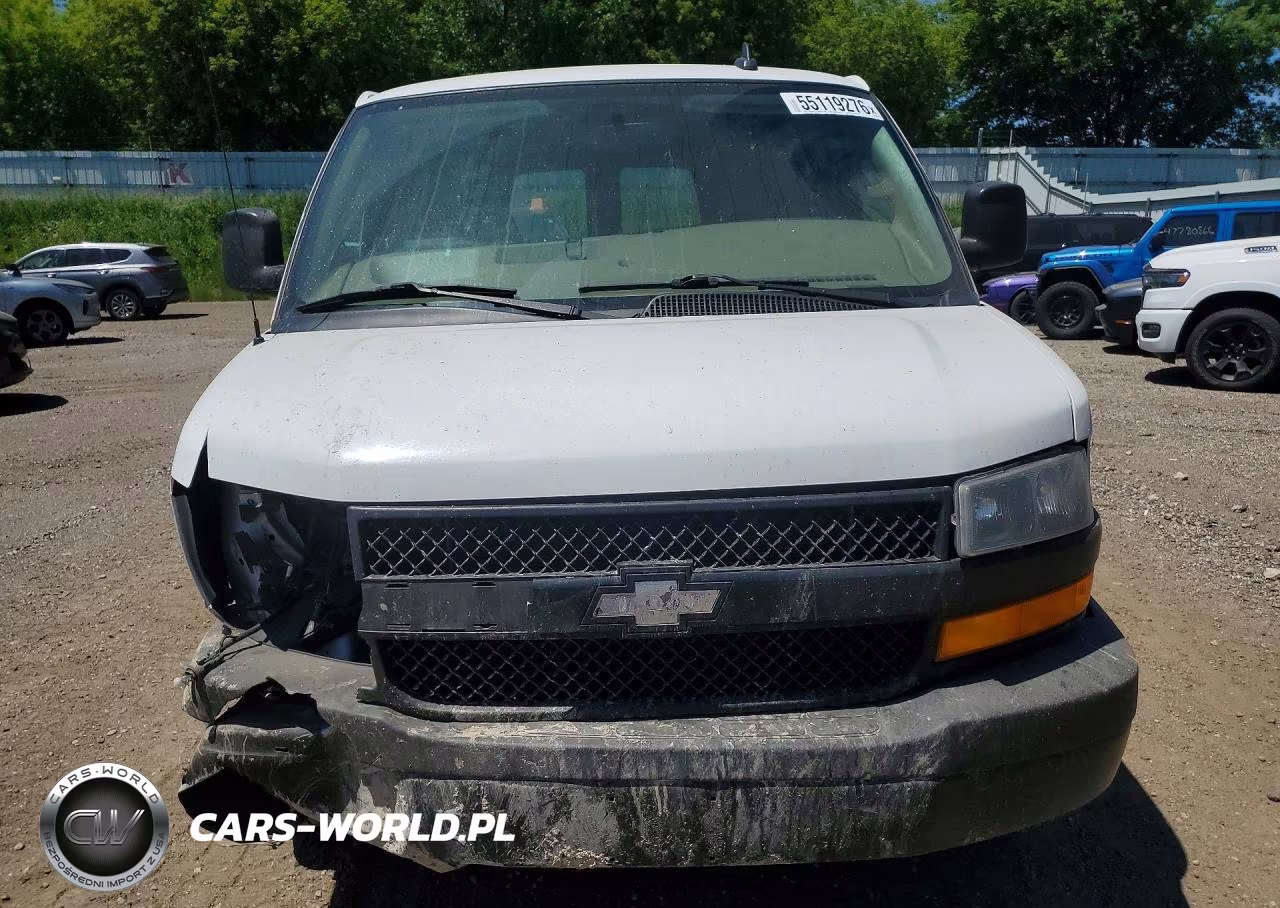 2018 Chevrolet Express 2500 Cargo Delivery Van VIN:1GCWGAFP9J1241938 - 5