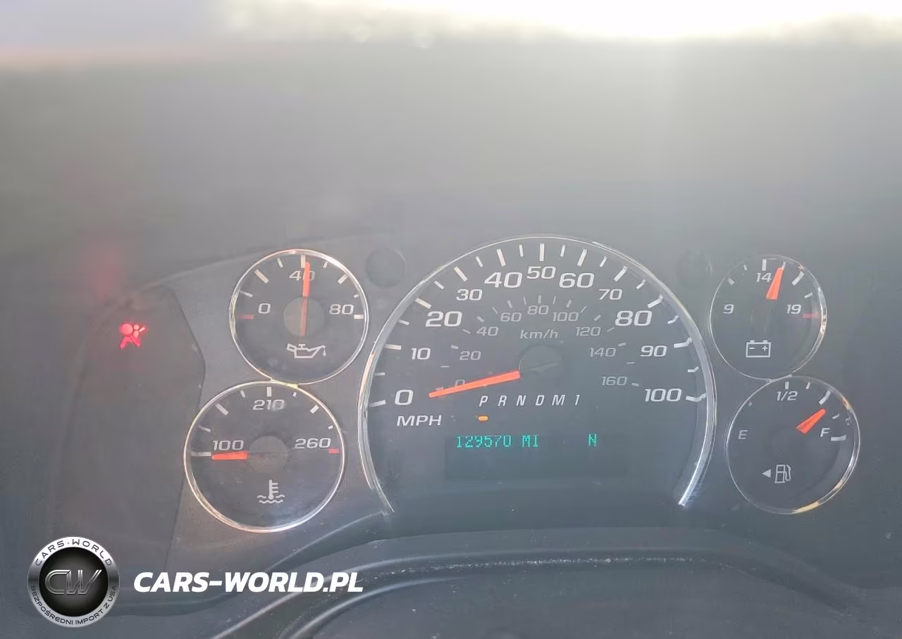 2018 Chevrolet Express 2500 Cargo Delivery Van VIN:1GCWGAFP9J1241938 - 9