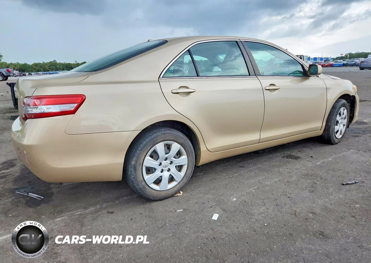 2011 Toyota Camry Le VIN:4T1BF3EKXBU747339 - 3