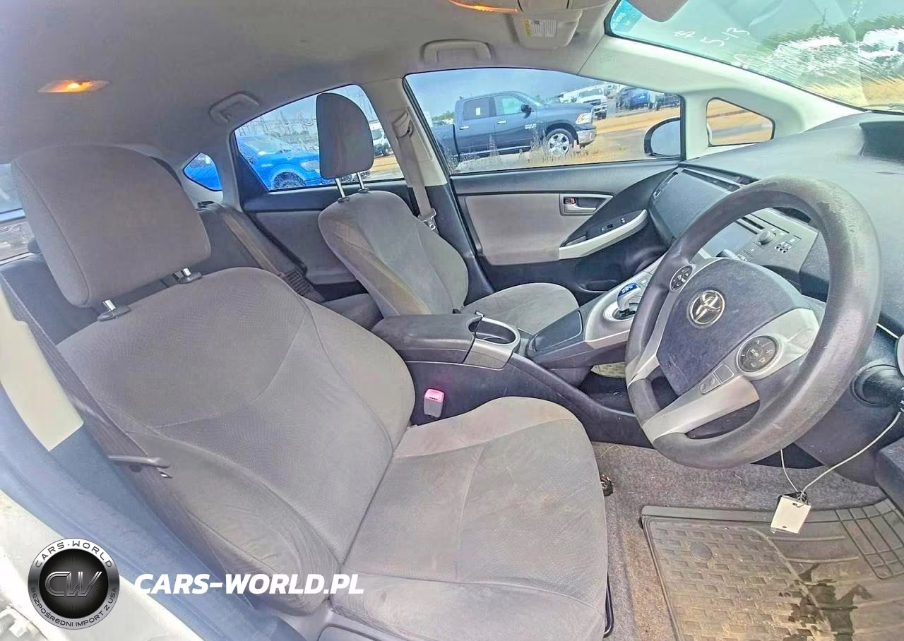 2012 Toyota Prius Two VIN:JTDKN3DU5C5460996 - 5