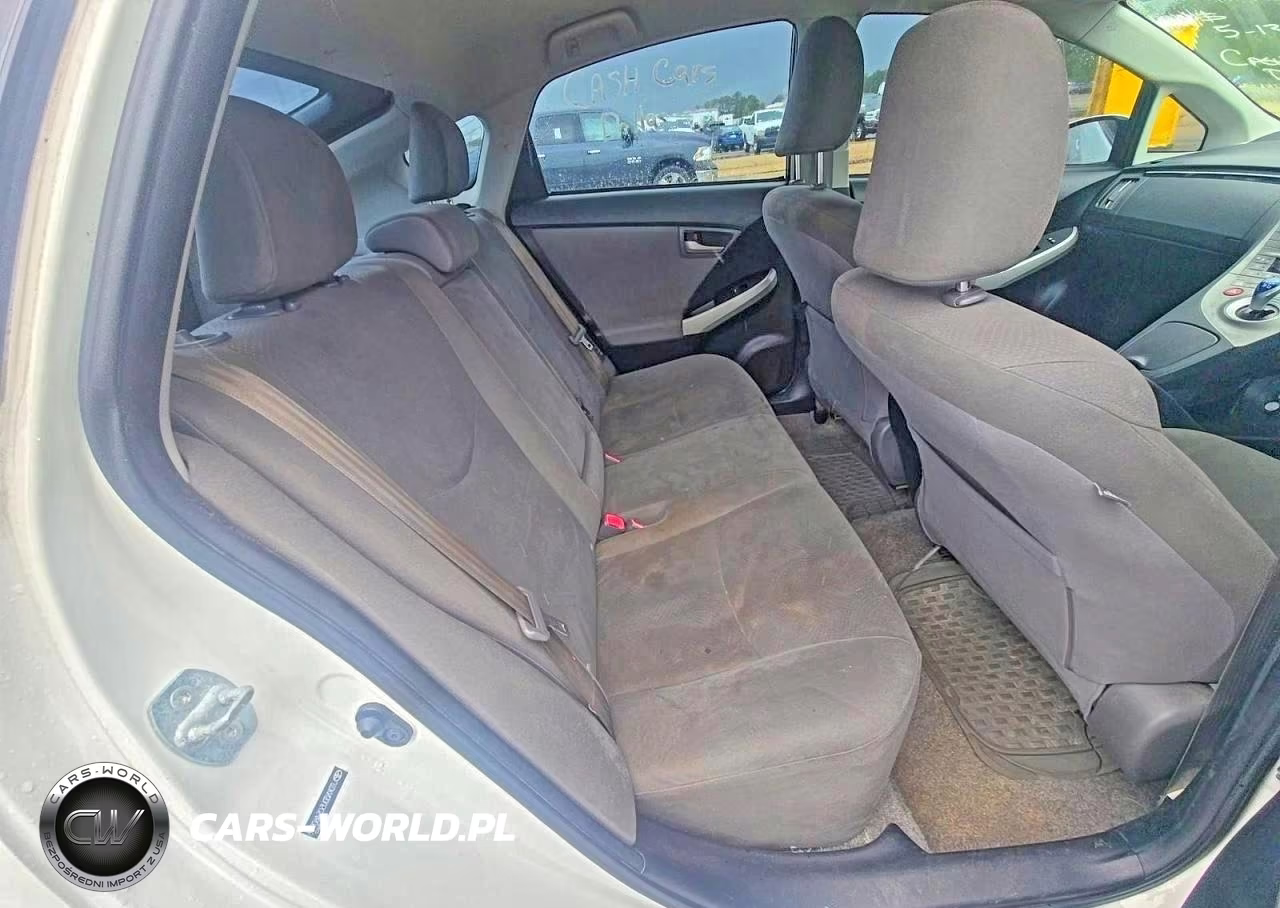 2012 Toyota Prius Two VIN:JTDKN3DU5C5460996 - 6