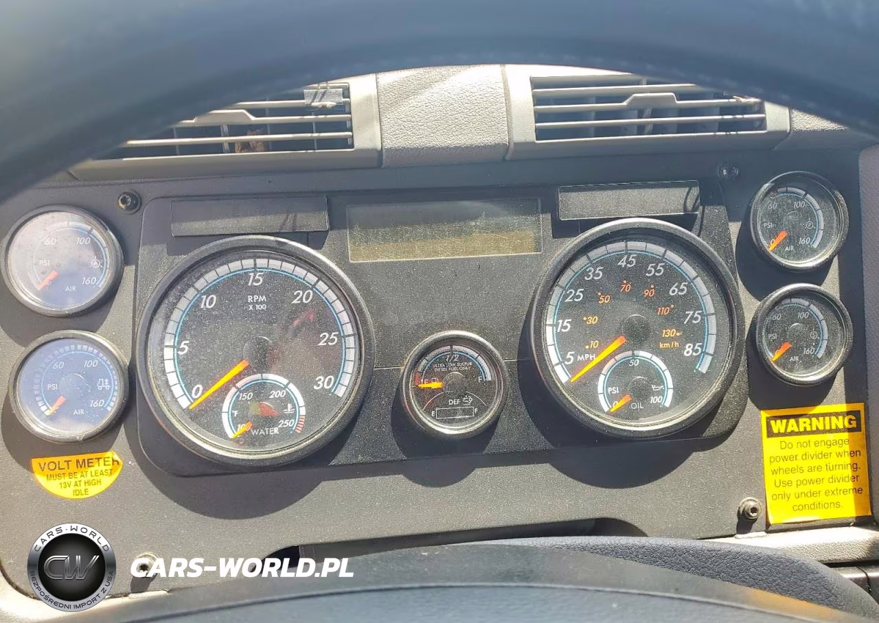 2017 Freightliner Cascadia 125 Semi Truck VIN:3AKJGLDR0HSHN9364 - 8
