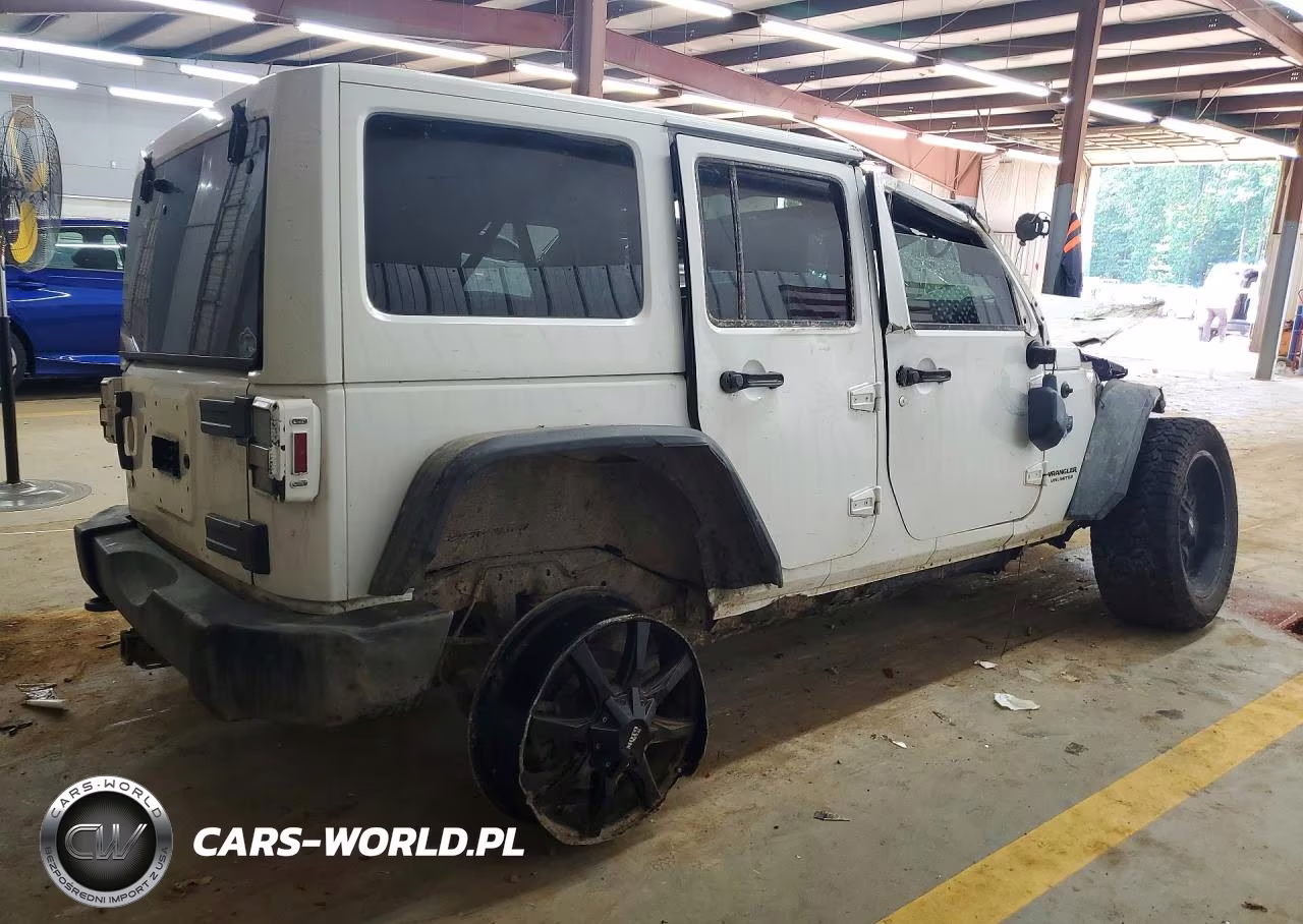 2012 Jeep Wrangler Unlimited Sahara VIN:1C4BJWEG9CL167474 - 3