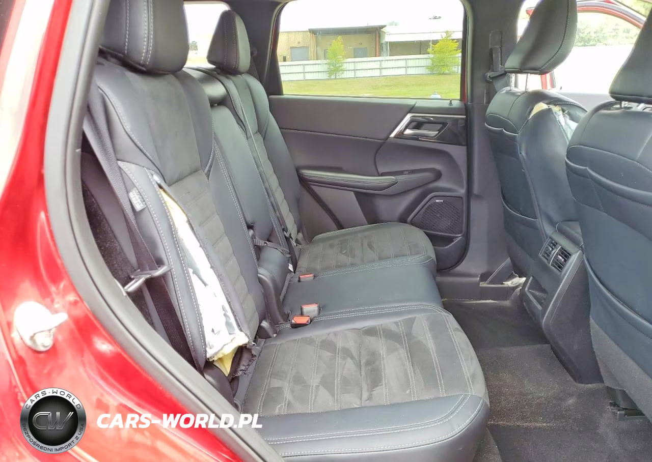 2025 Mitsubishi Outlander VIN:JA4J4VA81SZ032748 - 11