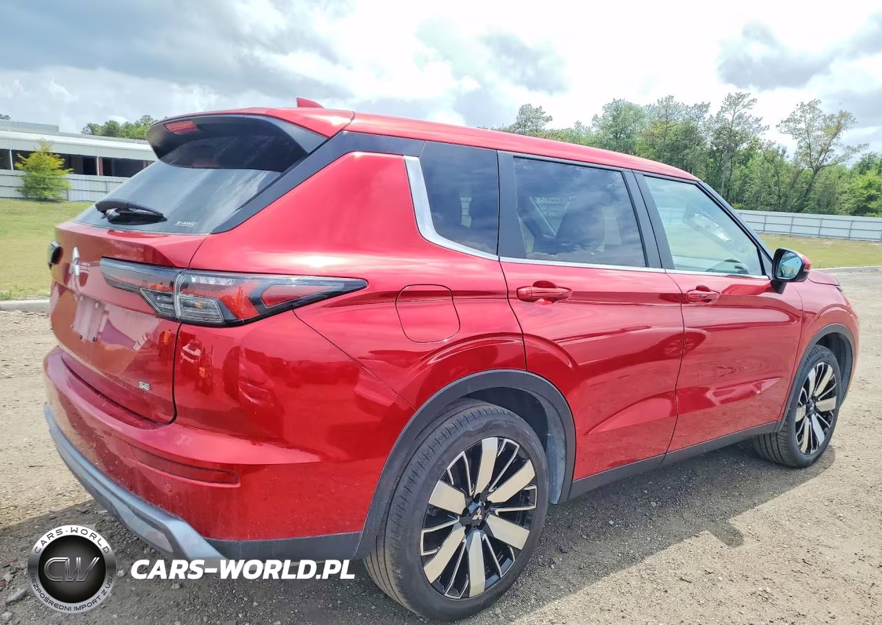 2025 Mitsubishi Outlander VIN:JA4J4VA81SZ032748 - 3