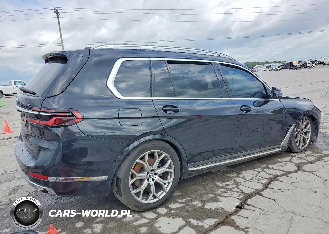2023 BMW X7 xDrive40I VIN:5UX23EM04P9R56089 - 3