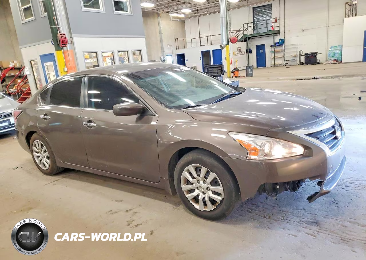 2014 Nissan Altima 2.5 S VIN:1N4AL3AP4EN213655 - 4