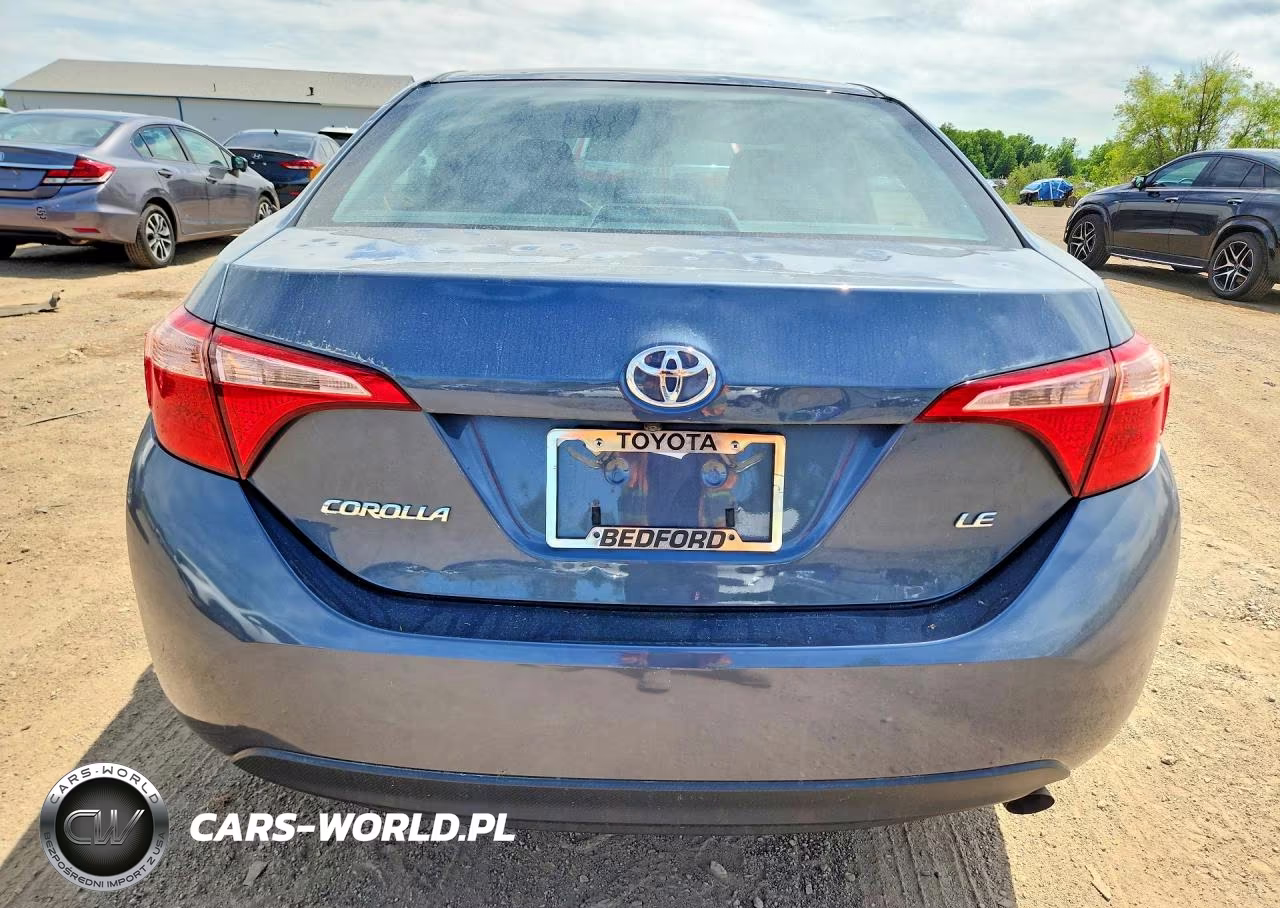 2018 Toyota Corolla Le VIN:2T1BURHE8JC000871 - 6