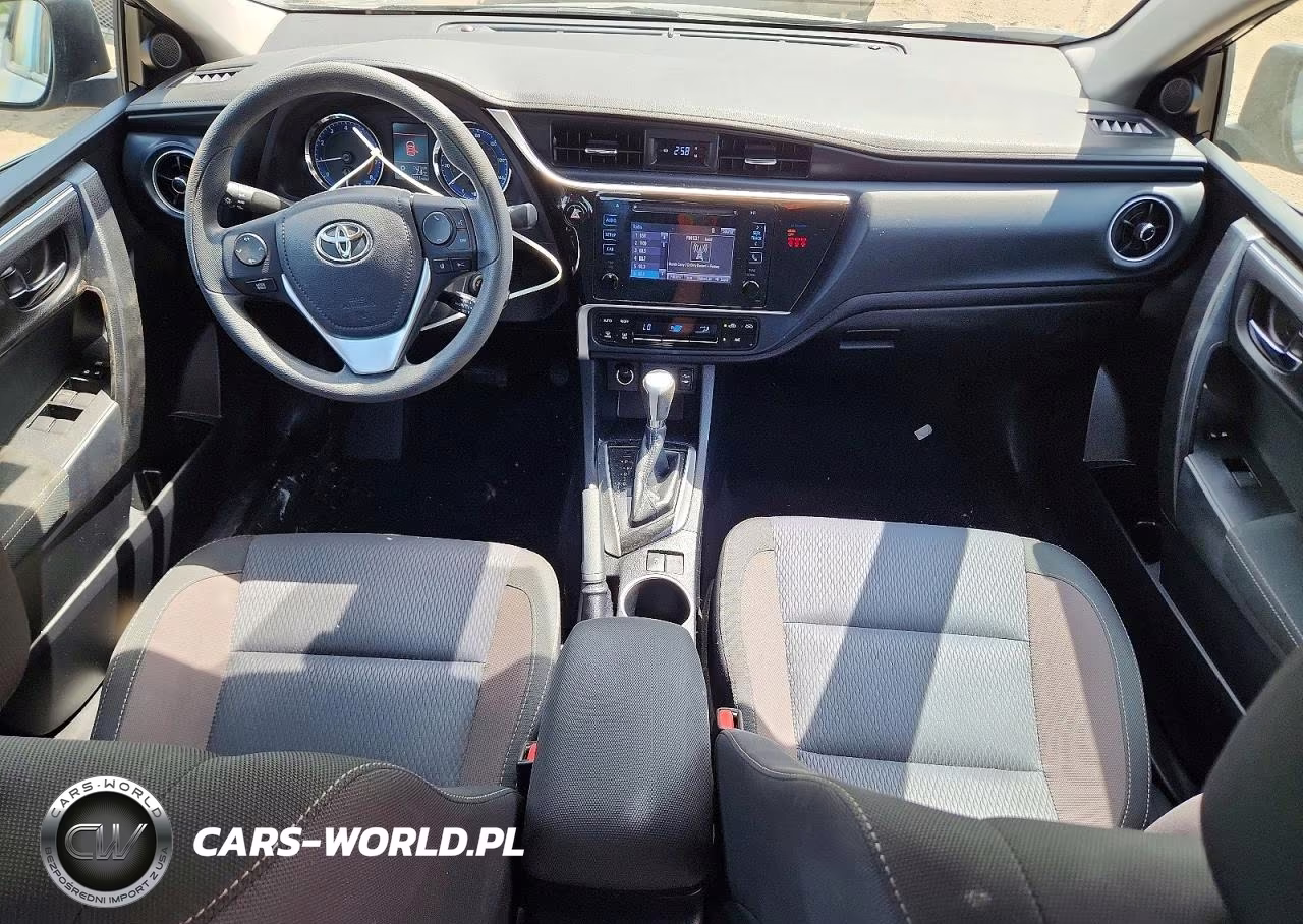 2018 Toyota Corolla Le VIN:2T1BURHE8JC000871 - 8