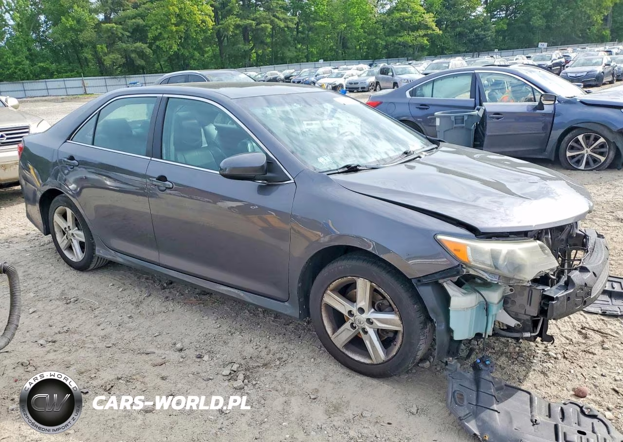 2013 Toyota Camry Se VIN:4T1BF1FK1DU680412 - 4