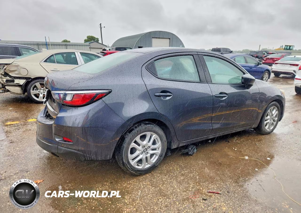 2018 Toyota Yaris Ia Base VIN:3MYDLBYV6JY323174 - 3