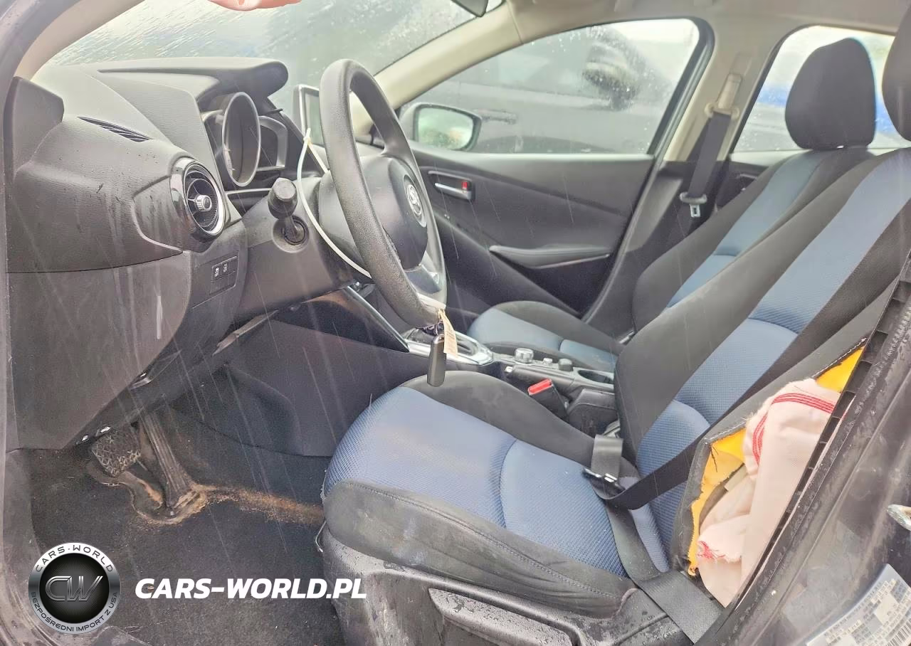 2018 Toyota Yaris Ia Base VIN:3MYDLBYV6JY323174 - 7