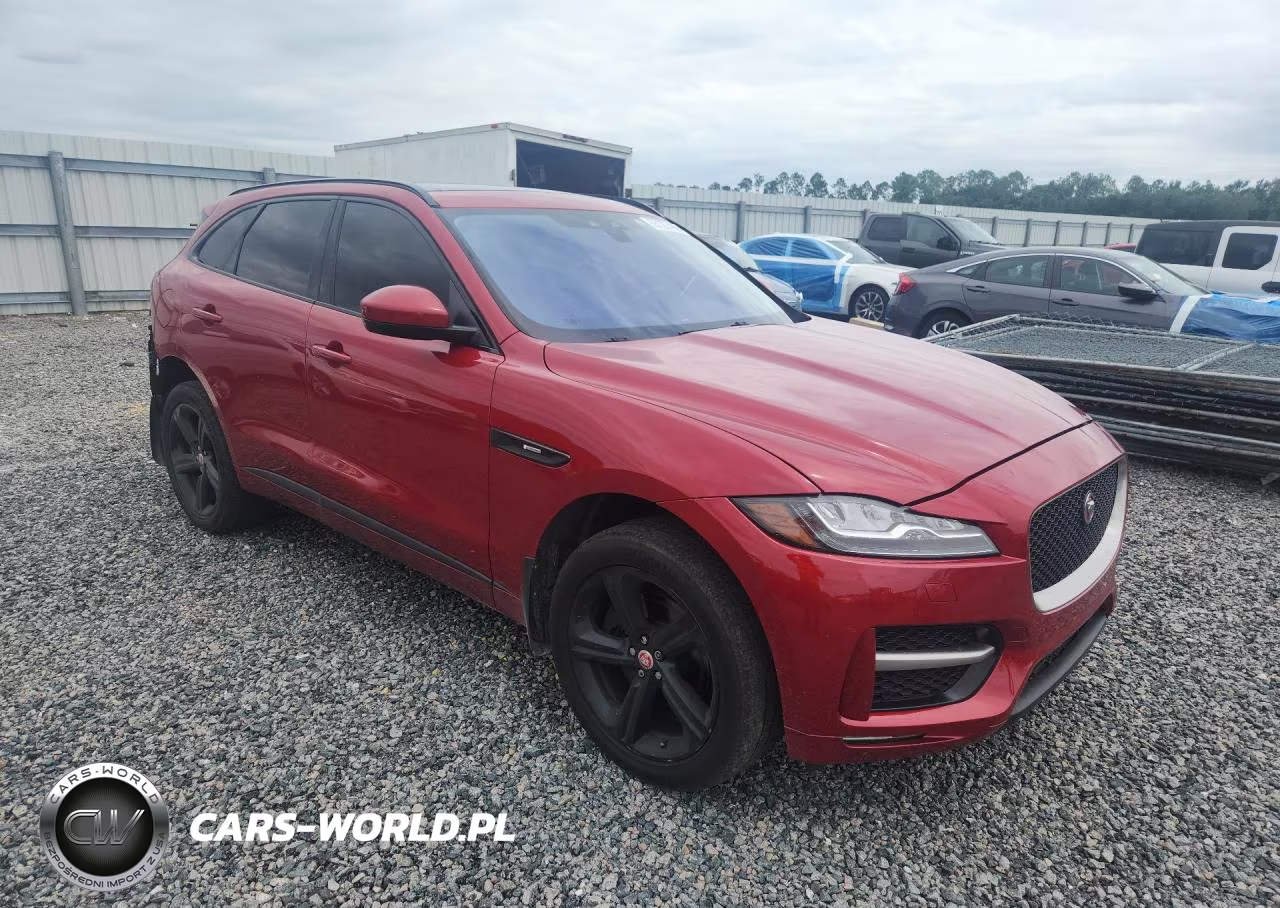 2017 Jaguar F-Pace R - Sport VIN:SADCL2BV2HA895655 - 4