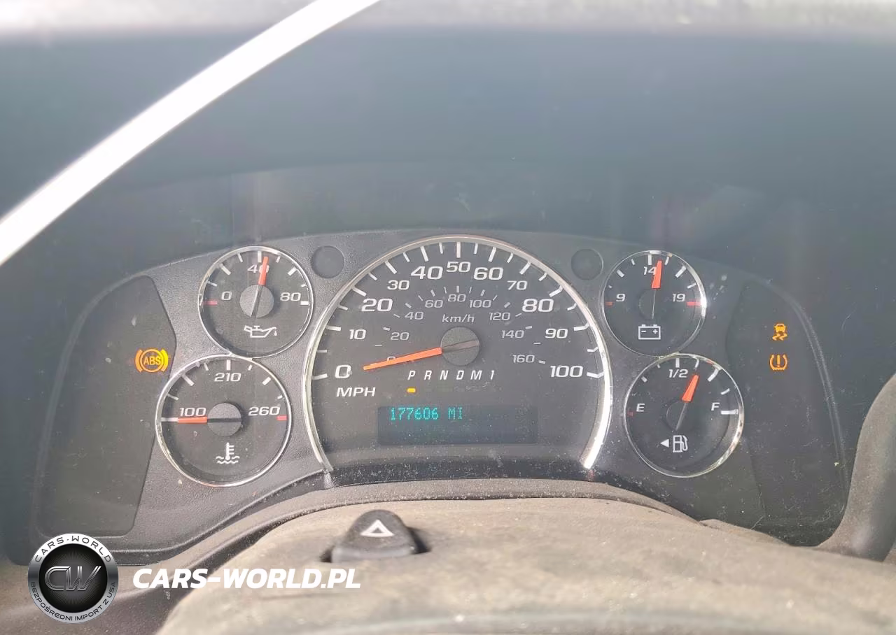 2016 Chevrolet Express G3500 VIN:1GCZGGFG2G1141429 - 9