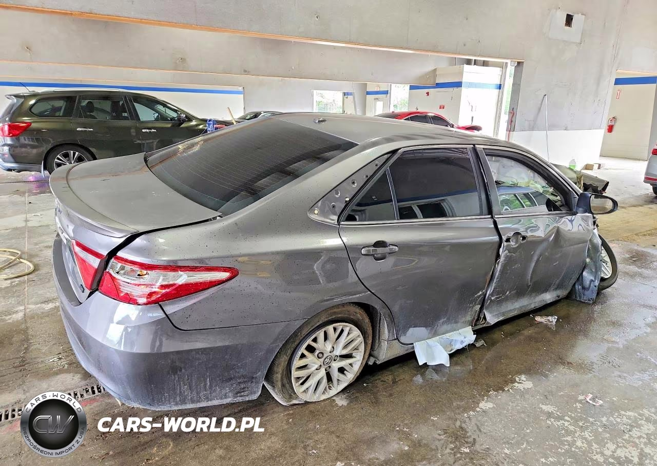 2016 Toyota Camry Se VIN:4T1BF1FK0GU124631 - 3