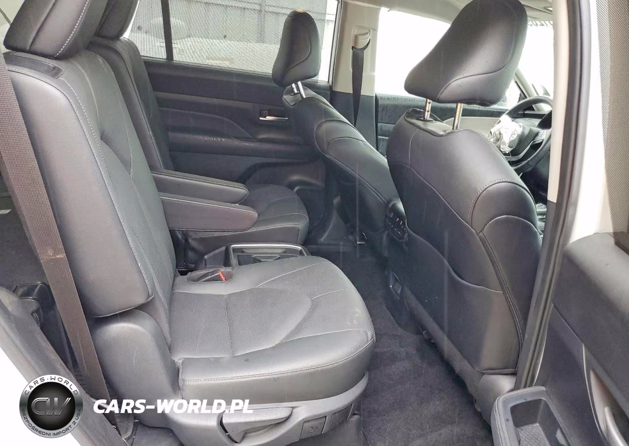 2024 Toyota Grand Highlander Platinum VIN:5TDAAAB57RS050064 - 11