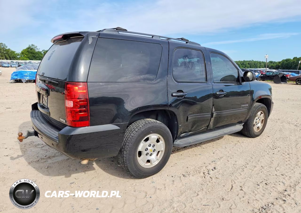 2011 Chevrolet Tahoe C1500 Ls VIN:1GNSCAE06BR379249 - 3