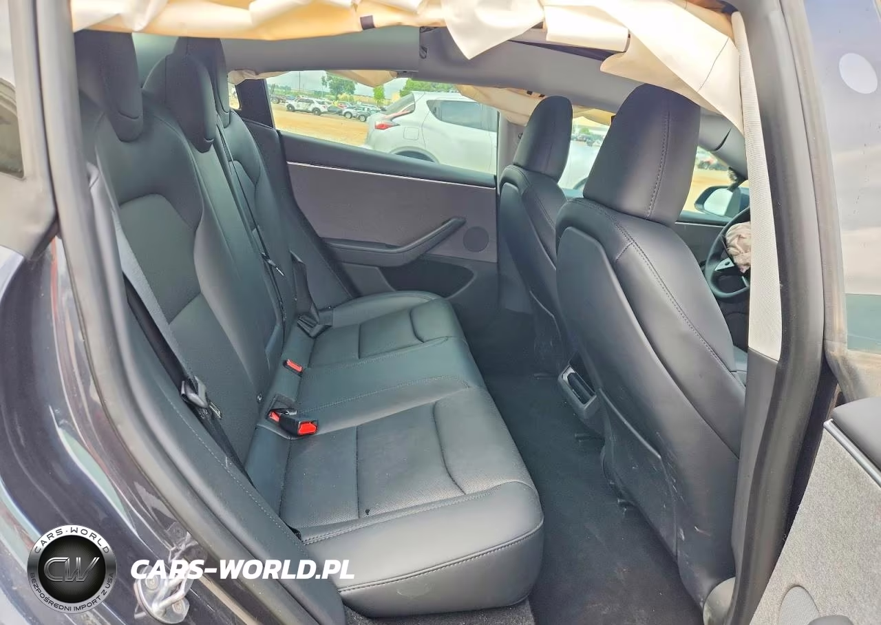 2025 Tesla Model 3 VIN:5YJ3E1EAXSF026695 - 10