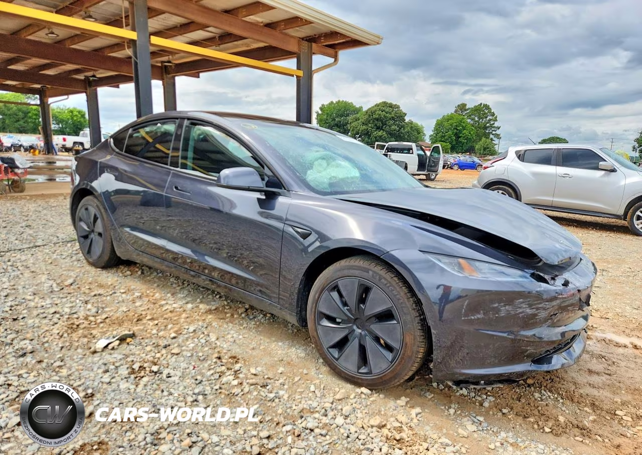 2025 Tesla Model 3 VIN:5YJ3E1EAXSF026695 - 4