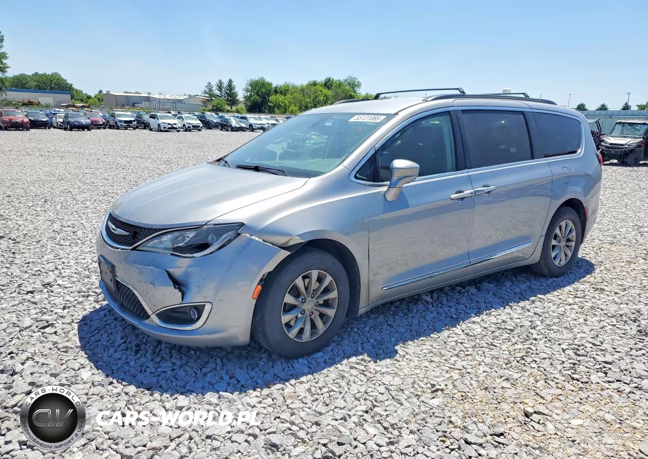 2017 Chrysler Pacifica Touring L – zdjęcie 1 z 13