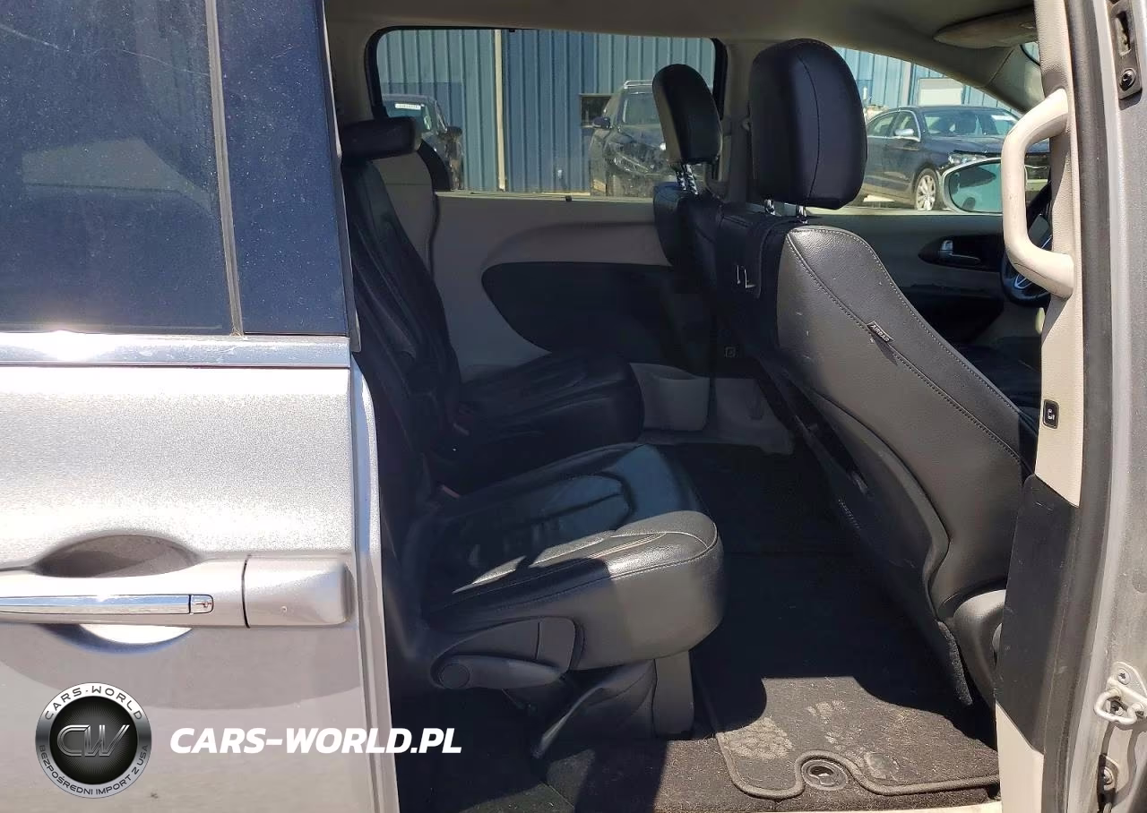 2017 Chrysler Pacifica Touring L VIN:2C4RC1BG3HR540605 - 11