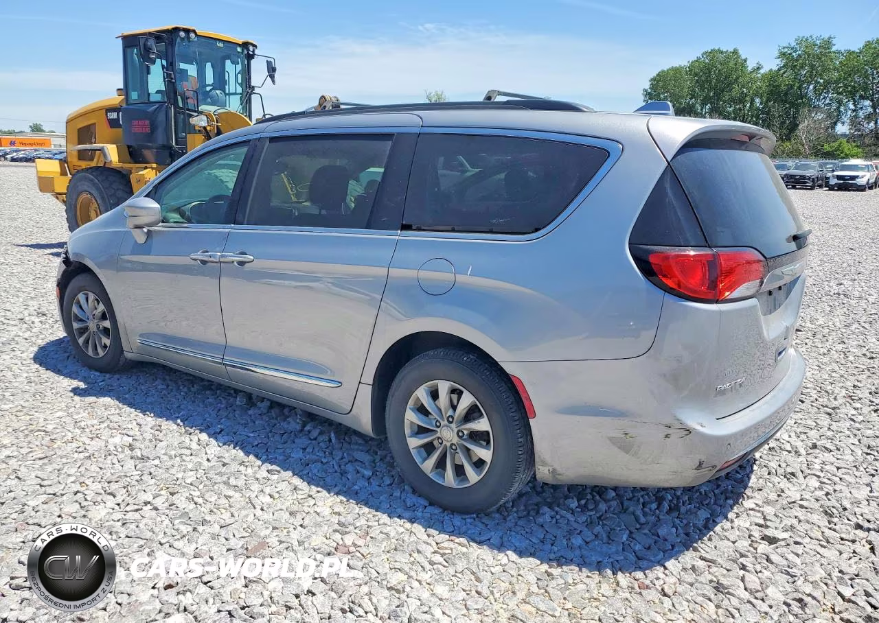 2017 Chrysler Pacifica Touring L VIN:2C4RC1BG3HR540605 - 2