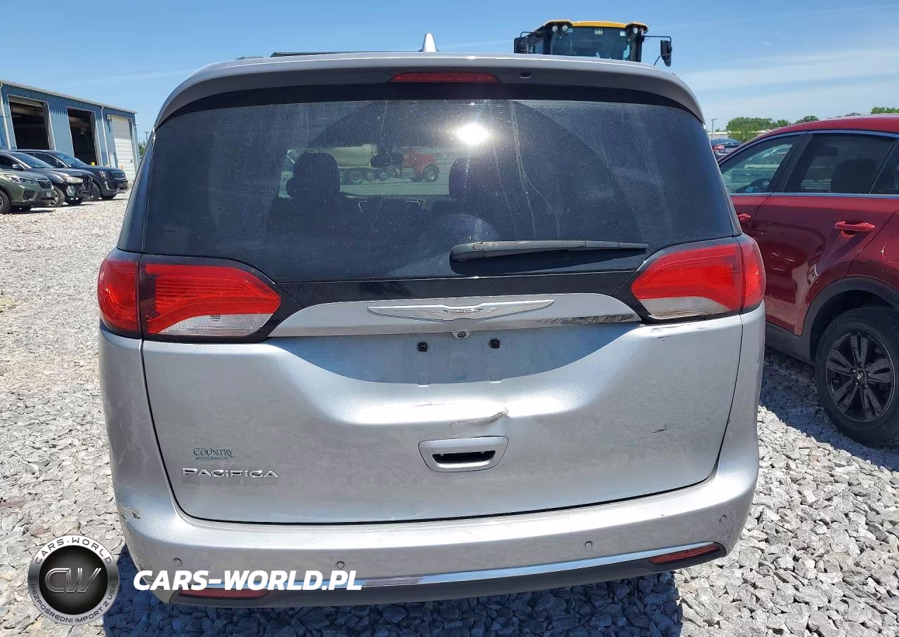 2017 Chrysler Pacifica Touring L VIN:2C4RC1BG3HR540605 - 6