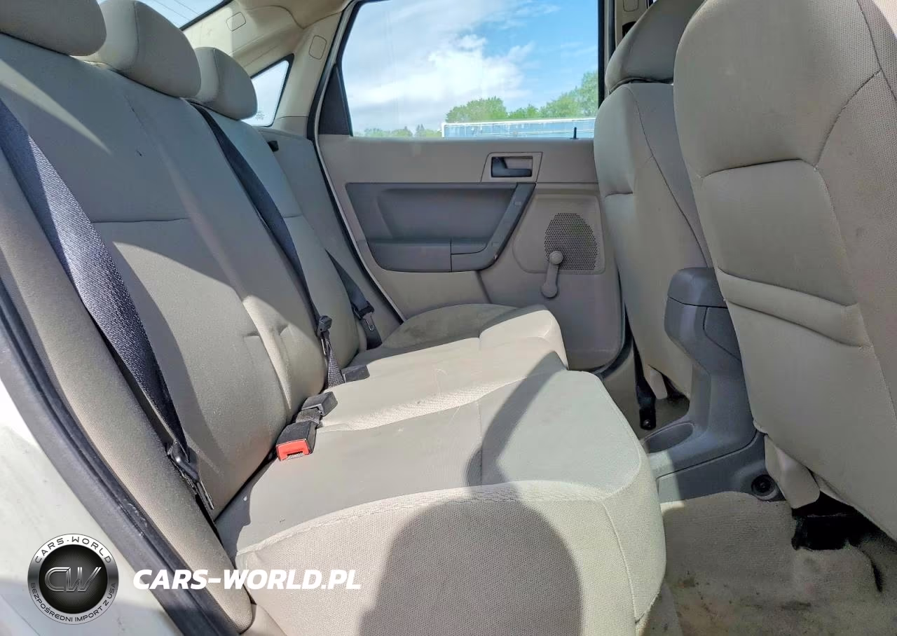 2010 Ford Focus S VIN:1FAHP3EN2AW207157 - 10