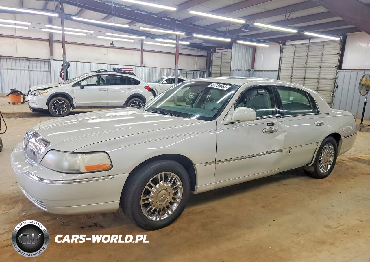 2006 Lincoln Town Car Signature Limited