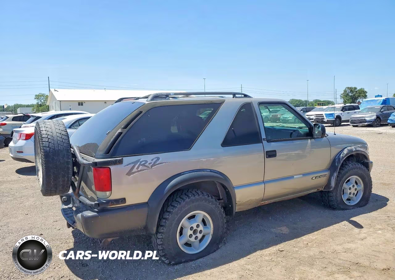 1999 Chevrolet Blazer VIN:1GNCT18W9XK146616 - 3