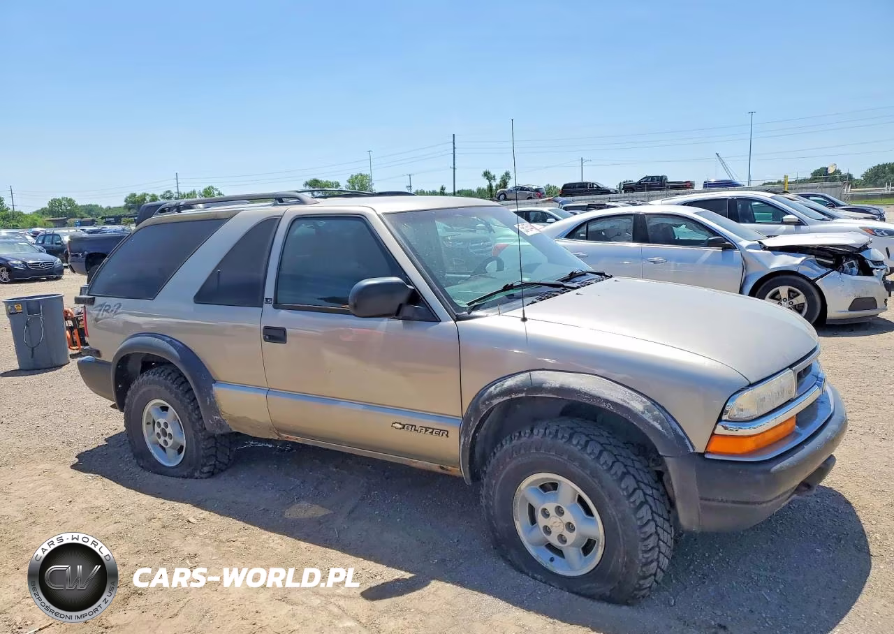 1999 Chevrolet Blazer VIN:1GNCT18W9XK146616 - 4