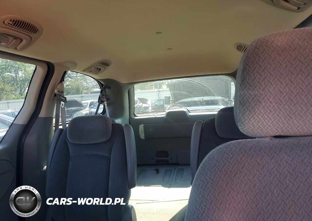 2005 Chrysler Town & Country Touring VIN:2C4GP54L05R466410 - 10