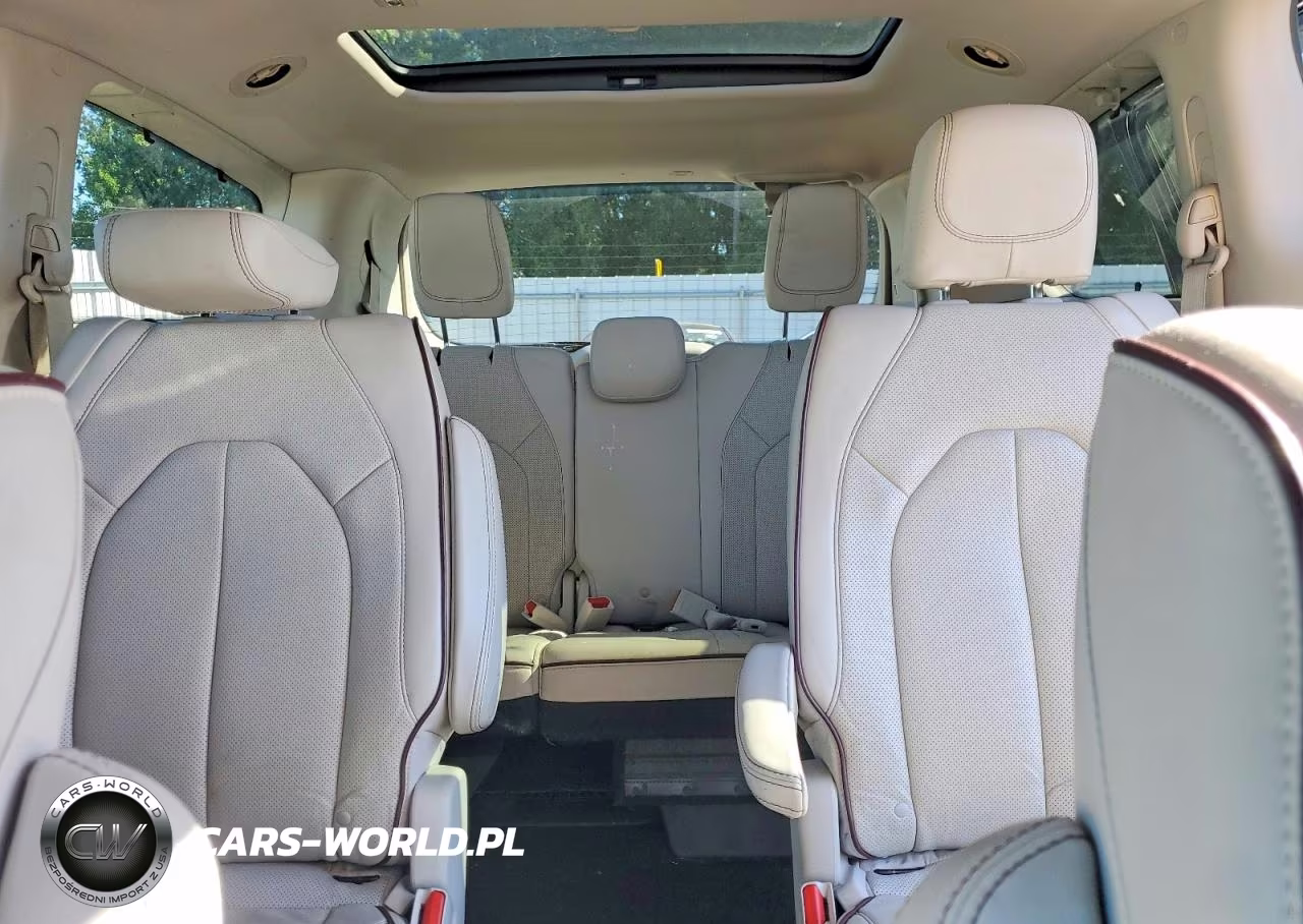 2019 Chrysler Pacifica Limited VIN:2C4RC1GG4KR523229 - 10